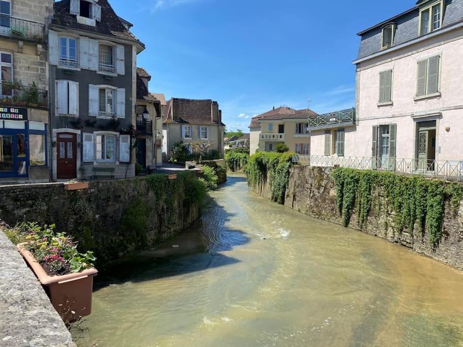 Appartement Le Nid Du Saleys - 70 M2 Centre Ville De Salies-de-Béarn Exterior foto